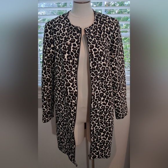 cupcakes & cashmere Jackets & Blazers - Cupcakes And Casmere Leopard Print 3/4 Length Jacket Sz S NWOT